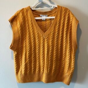 Cable Knit Sweater Vest Gold Mustard Cupcakes‎ and Cashmere Size L